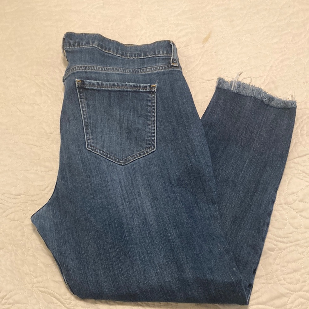 Old Navy boyfriend distressed  jeans size 14 Women’s